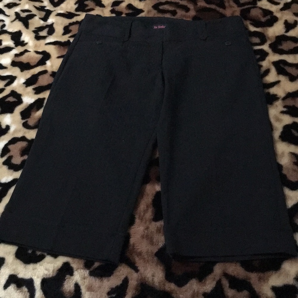 Gently used Joe Benbasset capris in black size 9